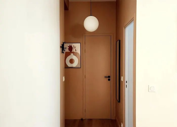 3 Pieces Refait A Neuf Par Architecte ! Parigi